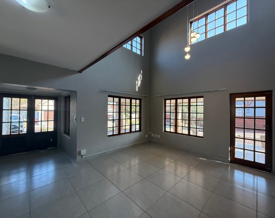 To Let 4 Bedroom Property for Rent in Meerhof North West
